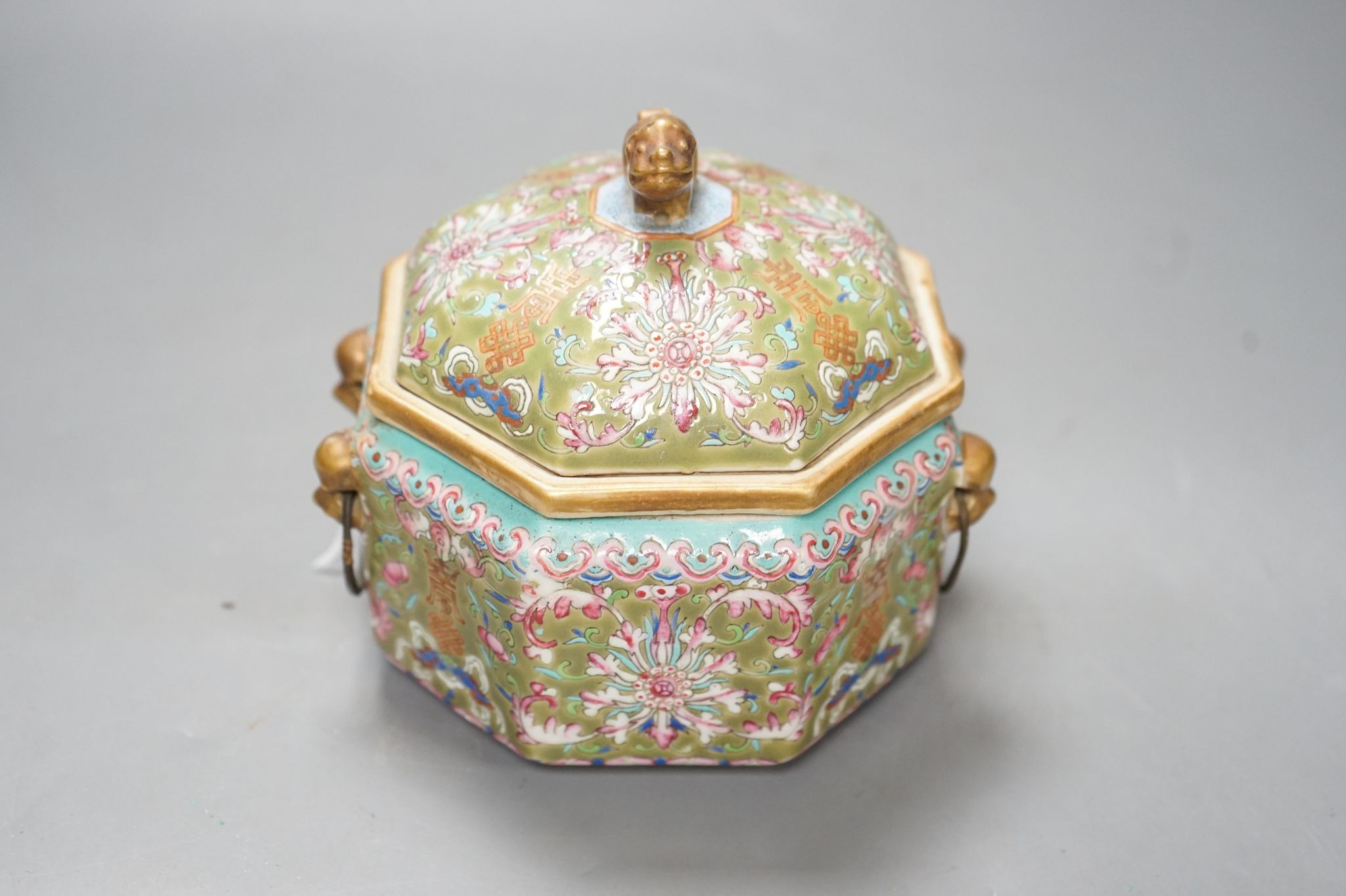 A Chinese sage green ground jar, cover and liner, mid 19th century, 13cm